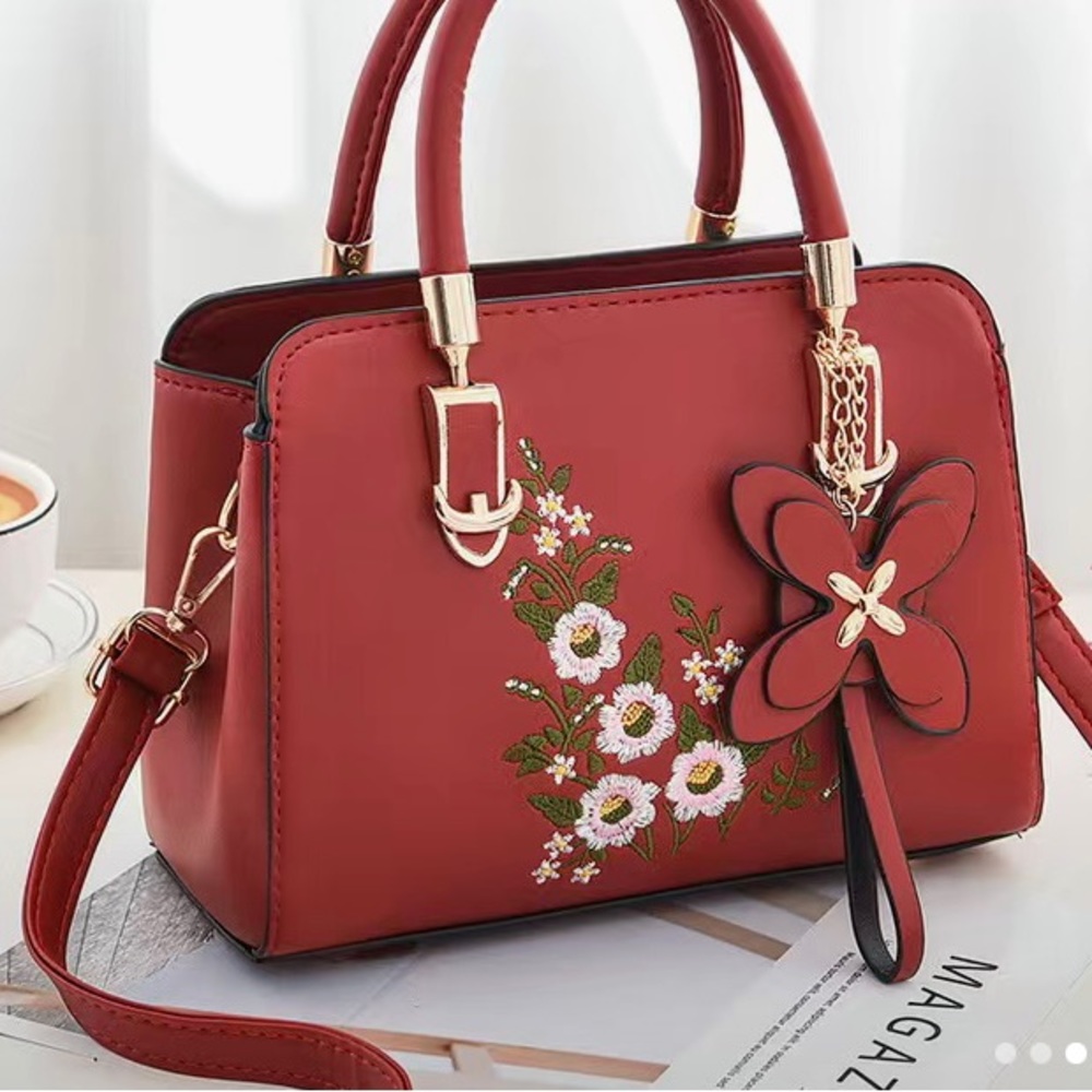 Embroidered Floral Purse Bag Pretty Pocketbook NEW Handbag!